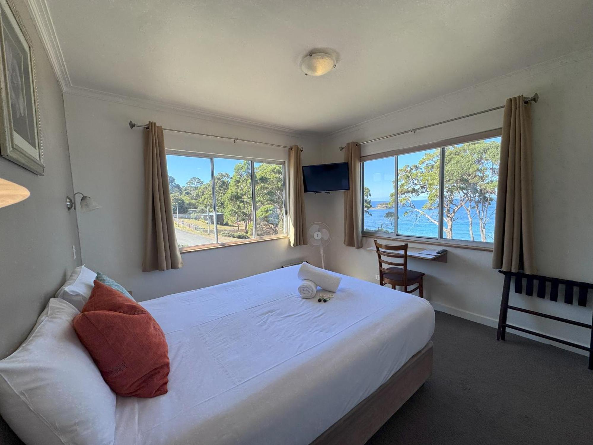 Lufra Beachside Hotel Eaglehawk Neck Phòng bức ảnh